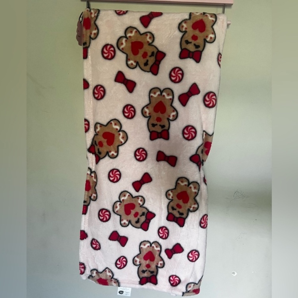 💋Betsey Johnson adorable super soft plush throw blanket NWT - Picture 3 of 8